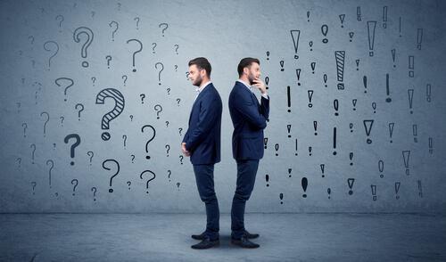 Twee mannen in pakken