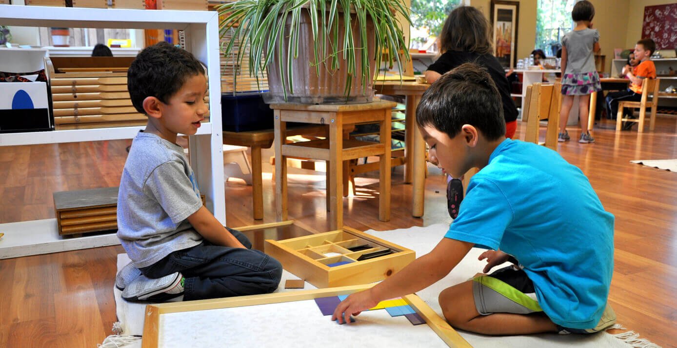 Spelen op een montessorischool