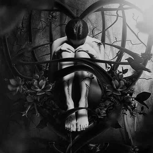 Vrouw gevangen in kooi van takken