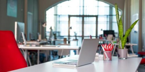 Bureau op een werkplek