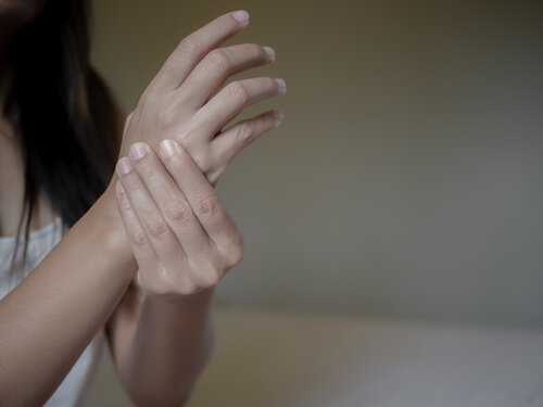 Het verband tussen reumatoïde artritis en negatieve emoties