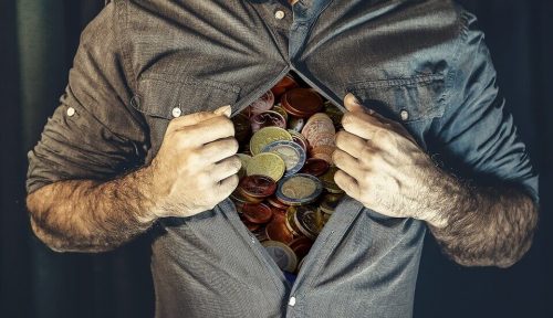 Man voor wie geld nauw aan het hart ligt