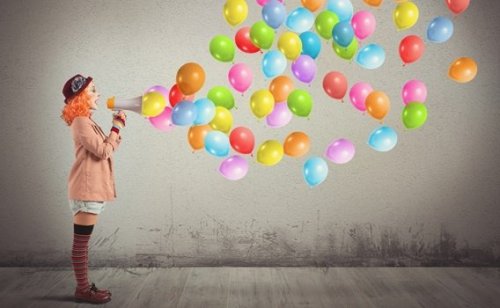 Clown met megafoon