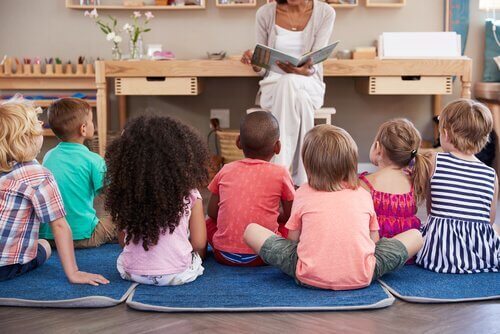 Maria Montessori de vrouw die het onderwijs veranderde