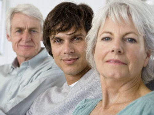Jongen met zijn schoonouders