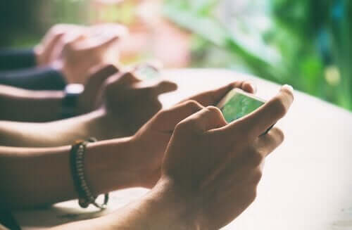 Digitale detox: in verbinding komen met de echte wereld