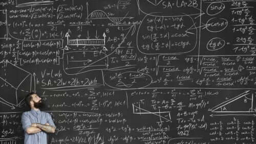Een schoolbord vol berekeningen