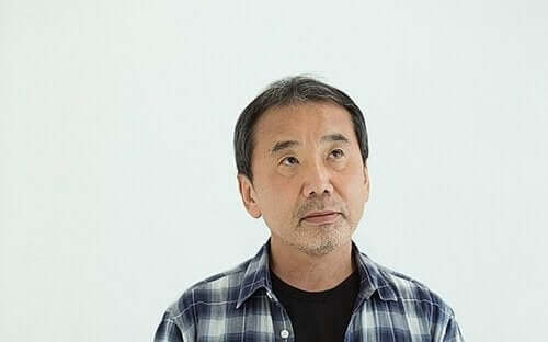 Foto van de japanse schrijver murakami