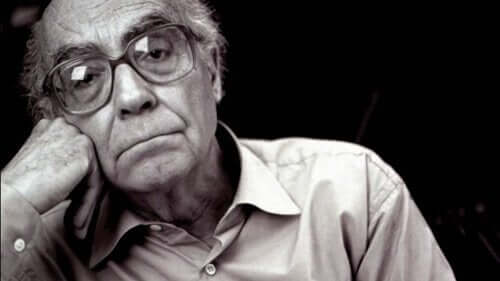 Foto van de portugese schrijver saramago