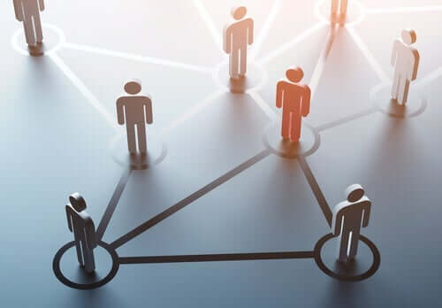 Poppen met lijnen om ze te verbinden