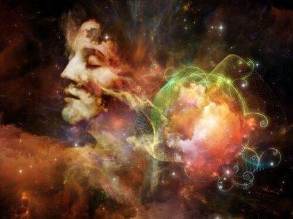 Een vrouwengezicht tussen de sterren