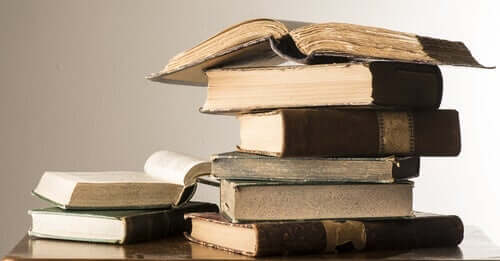 Een stapel boeken