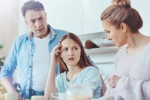 Overbezorgde ouders die geen affectie tonen
