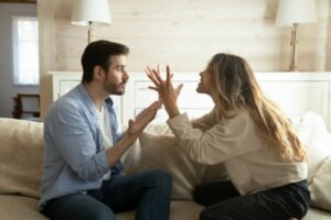 De cyclus van negatieve interacties in je relatie