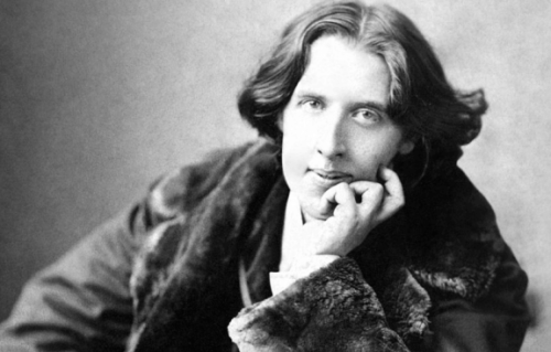 De biografie en beruchte opsluiting van Oscar Wilde