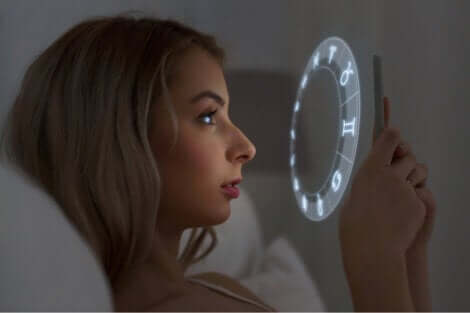 Het lezen van de horoscoop beïnvloedt bepaalde processen van werkelijkheidsperceptie