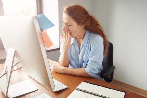 Enkele tips om vermoeidheid op het werk te voorkomen of aan te pakken