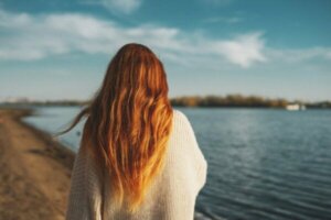 De psychologische kenmerken van mensen die graag alleen zijn