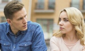 De relatie tussen narcisten en behaagzieke mensen