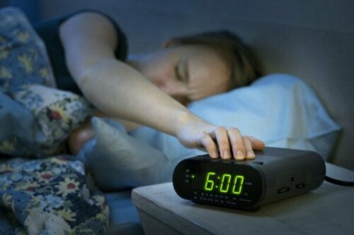 Hoe snoozen je 's ochtends beïnvloedt