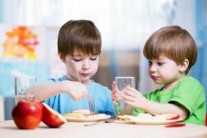 Hoe je je kinderen na de vakantie weer in hun routine krijgt