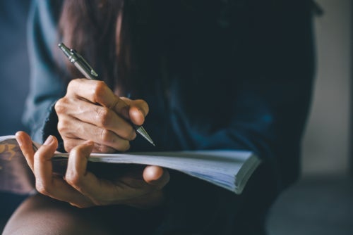 De voordelen van met de hand schrijven voor je hersenen