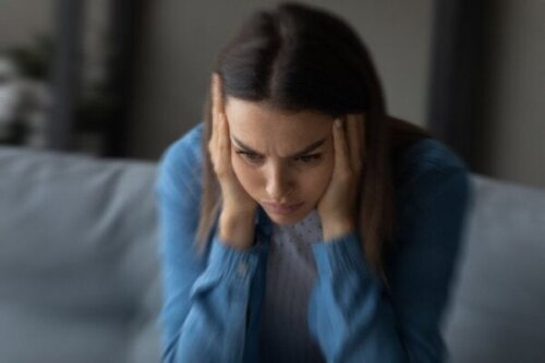 Afwezigheidsaanvallen bij volwassenen: symptomen en gevolgen
