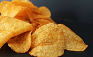 Waarom we hunkeren naar knapperig voedsel