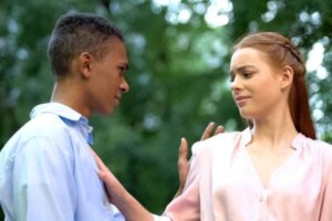 Waarom sommige mensen niet van lichamelijk contact houden