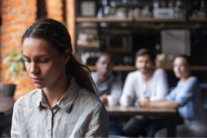 Etiketteringstheorie: de stigmatisering van labels