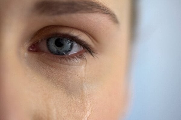 Waarom huilen in het openbaar genormaliseerd moet worden