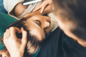 Identiteitsamnesie in de liefde: vergeten wie je bent