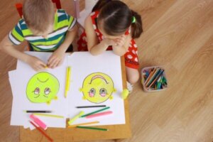 15 activiteiten en spelletjes om empathie bij kinderen te helpen ontwikkelen
