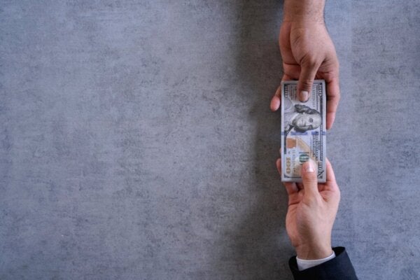 Kan geld lenen een relatie ruïneren?