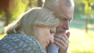 Kinderen die hun ouders niet bezoeken: een steeds vaker voorkomende realiteit