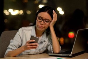 Vrienden die berichten beantwoorden maar niet zelf initiatief nemen