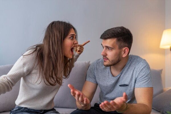 Wat moet je doen als je partner tegen je schreeuwt als je het oneens bent?