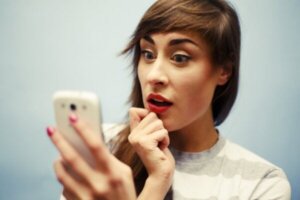 De verspreiding van valse informatie op sociale media