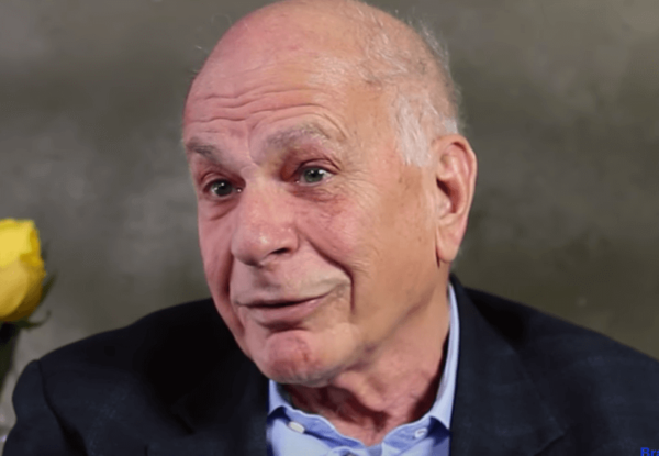 Daniel Kahneman - biografie van de nobelprijswinnende psycholoog en schrijver