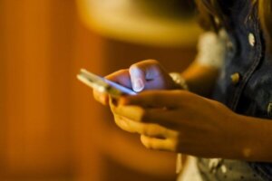 Hoe nieuwe technologieën helpen bij de behandeling van psychose