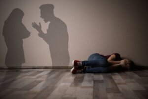 Kan huiselijk geweld Post-Traumatische Stress Stoornis (PTSS) veroorzaken?
