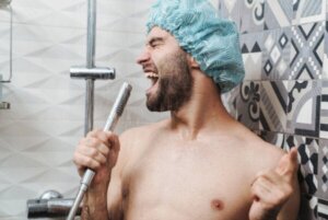 Waarom je graag zingt onder de douche