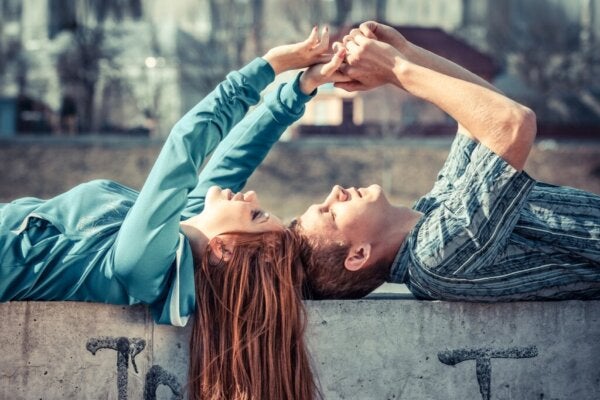 Hoe de eerste liefde de hersenen beïnvloedt