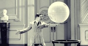 Het belang van Charlie Chaplins toespraak uit 'The Great Dictator'