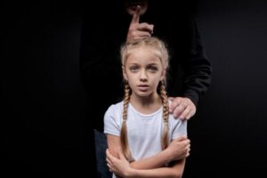 Waarom kinderen het moeilijk vinden om over misbruik te praten