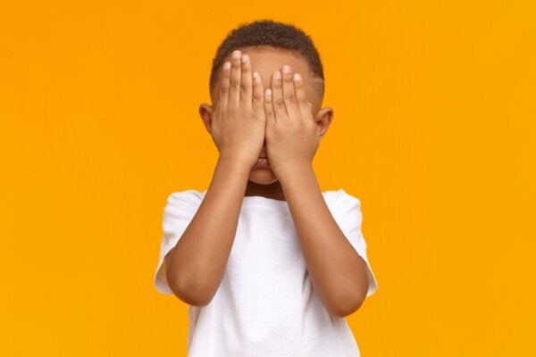 Het verlegen kind: vijf veelgemaakte fouten door ouders