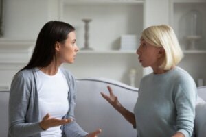 Moeder en dochter hebben een meningsverschil