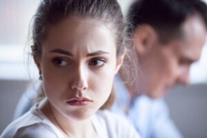 Partners die geen oogcontact houden bij intieme momenten