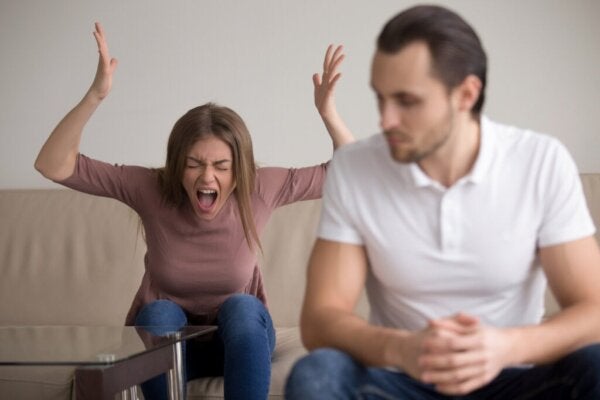 Wat kenmerkt agressiviteit bij vrouwen?