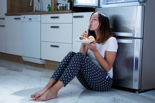 Hoe je het verschil kunt zien tussen echte en emotionele honger